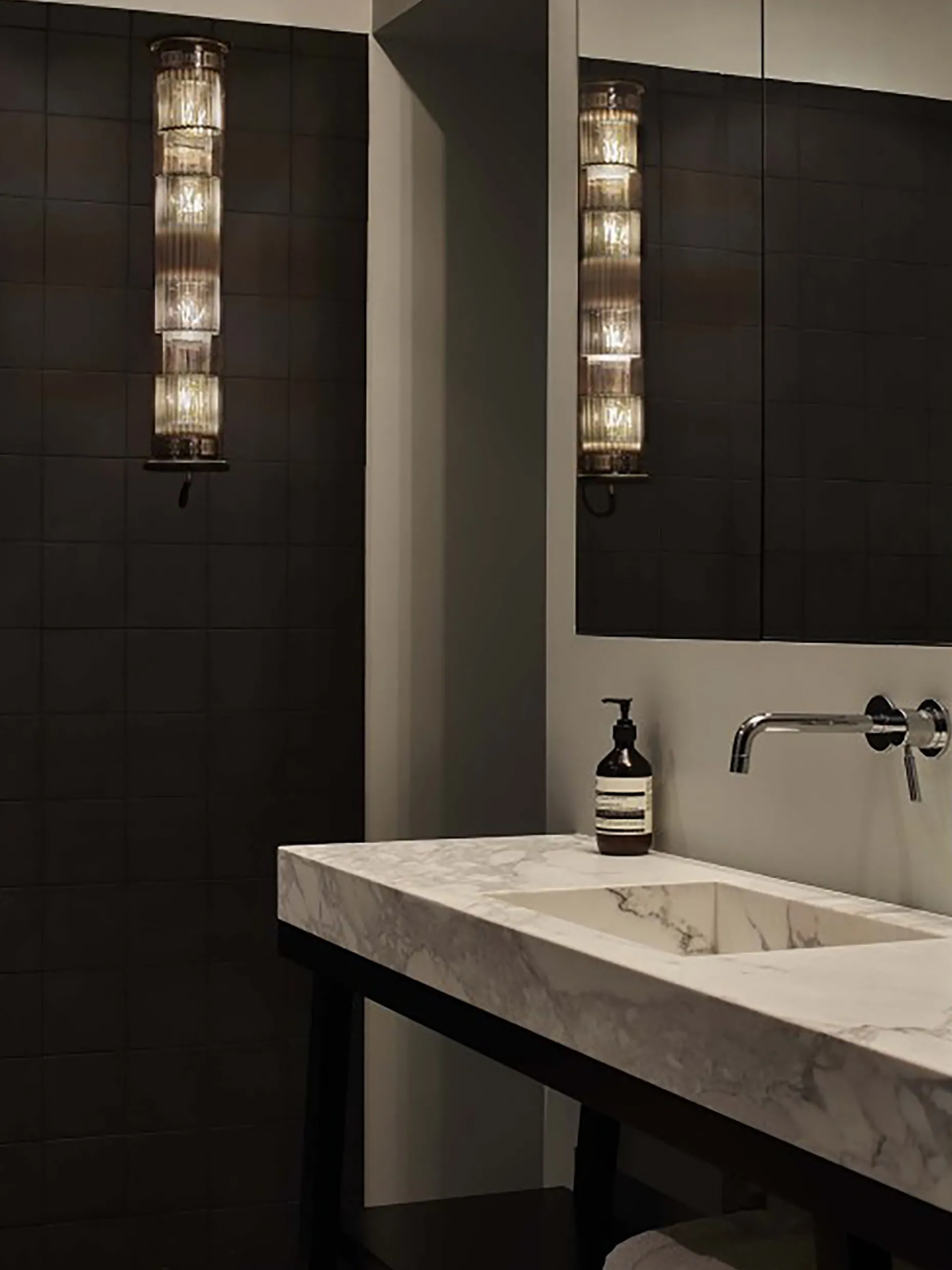 Applique murale in the tube 70 maille or - dcw editions