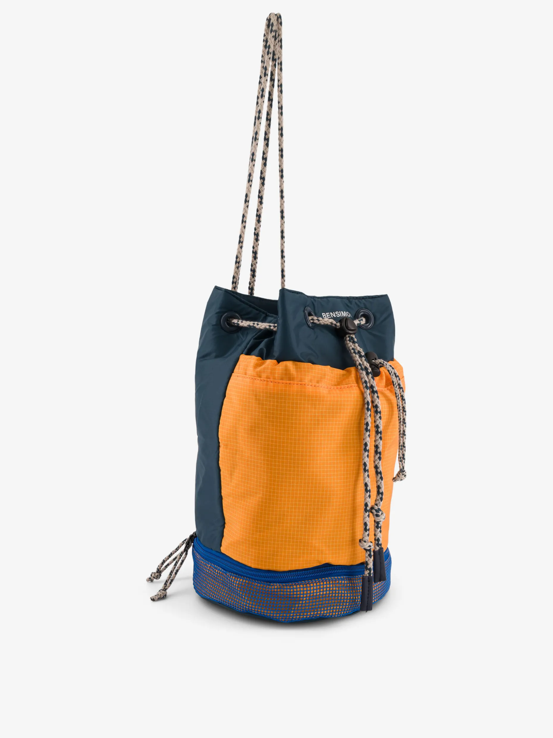 Bucket bag