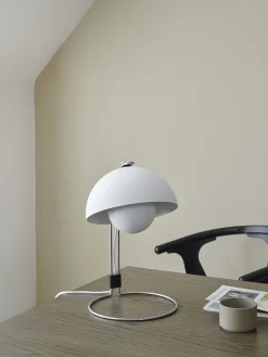 Lampe a poser flowerpot vp4 blanc mat - &tradition