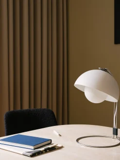 Lampe a poser flowerpot vp4 blanc mat - &tradition