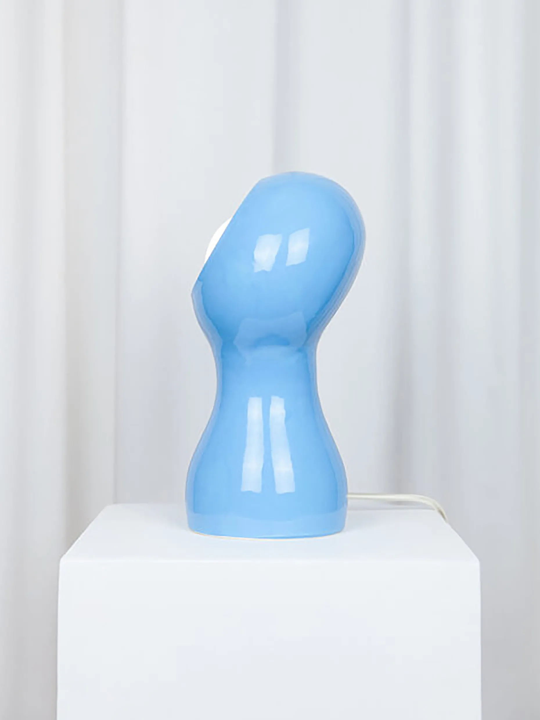 Lampe a poser glob bleu - lola mayeras