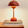 Lampe de table sans fil rechargeable flowerpot vp9 rouge vermillon - &tradition