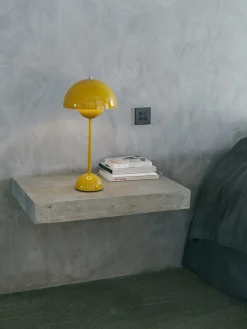 Lampe de table sans fil rechargeable flowerpot vp9 moutarde - &tradition