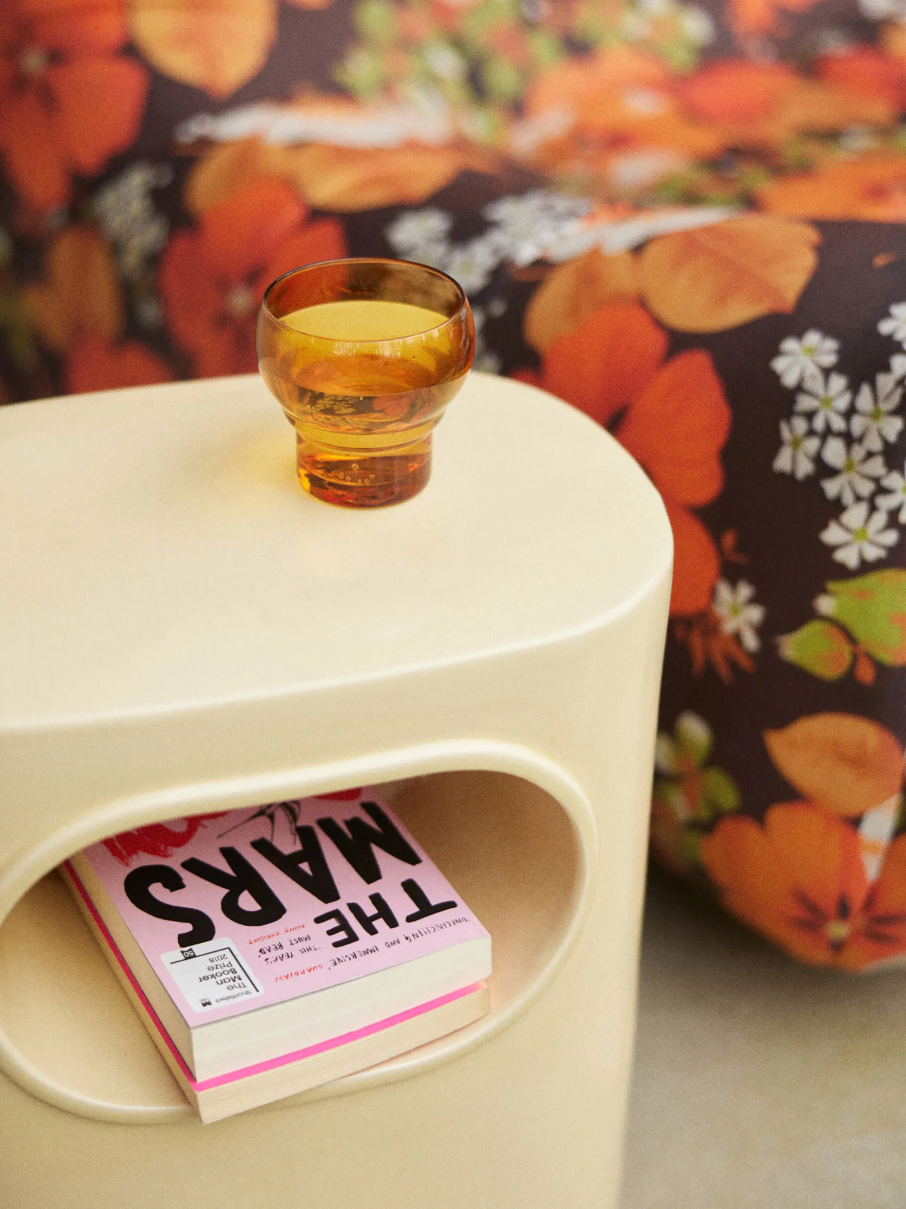 Table d'appoint space ceramique emaillee creme - hk living