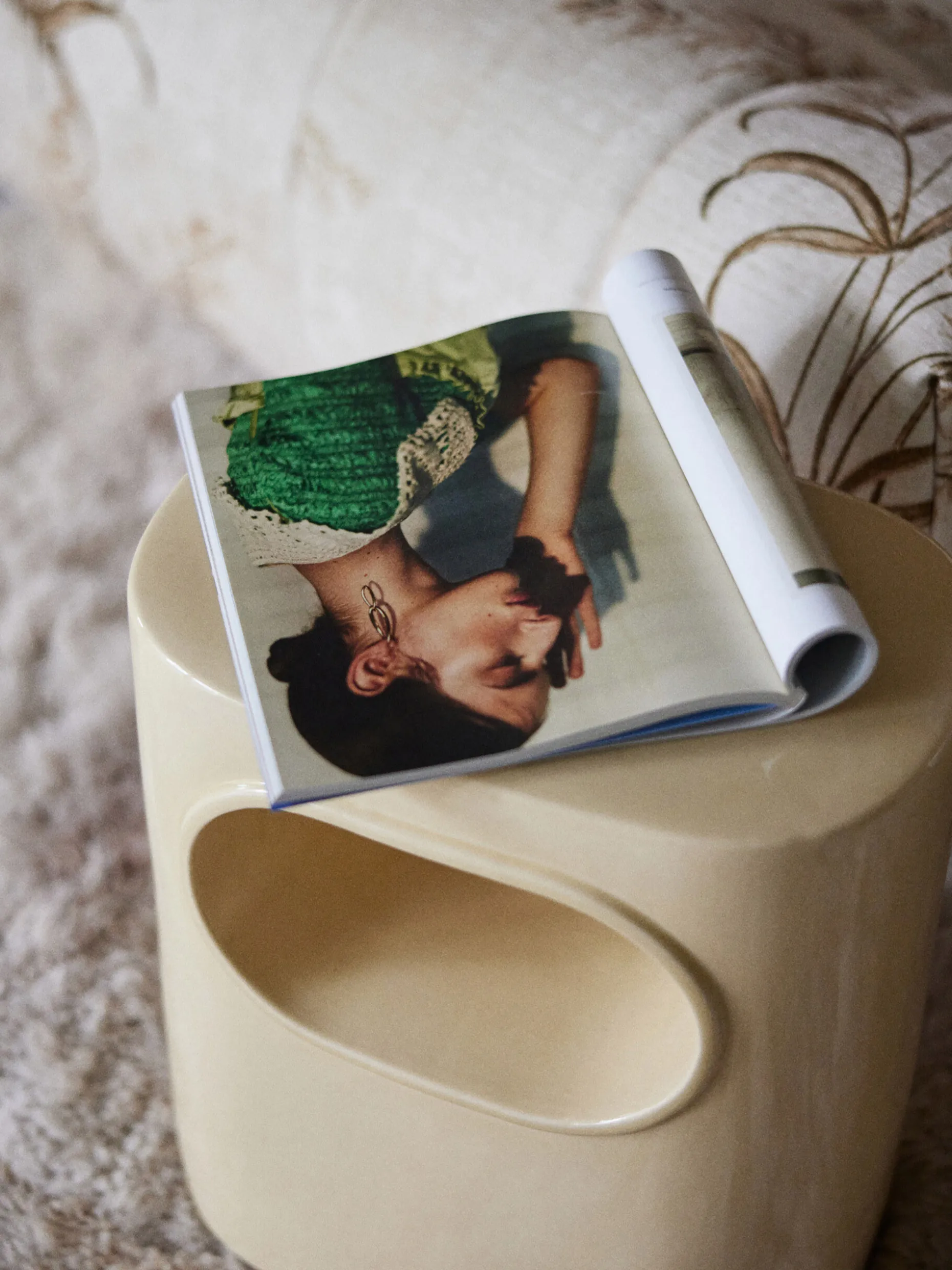 Table d'appoint space ceramique emaillee creme - hk living