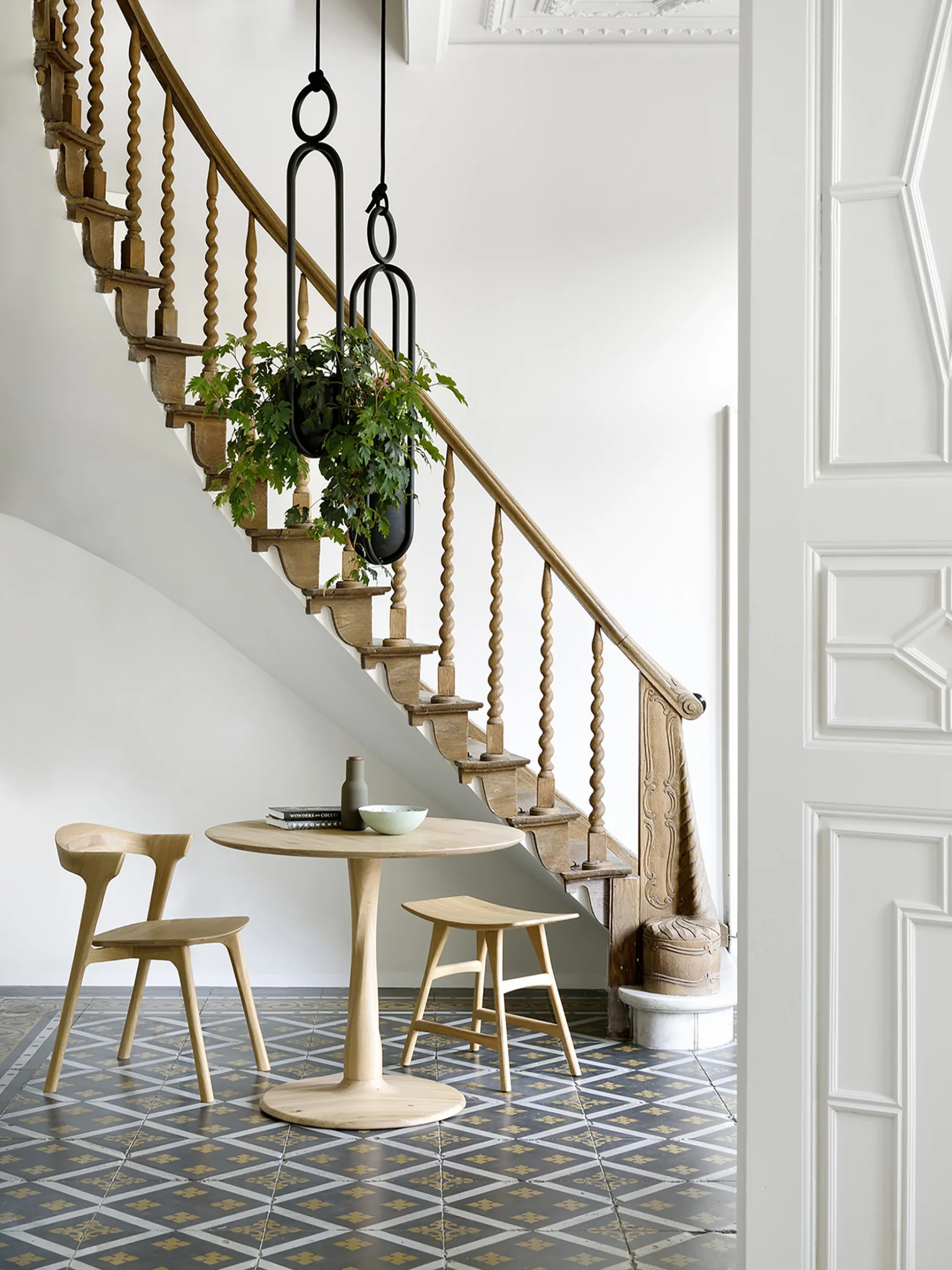 Table ronde torsion chene massif d90 - ethnicraft